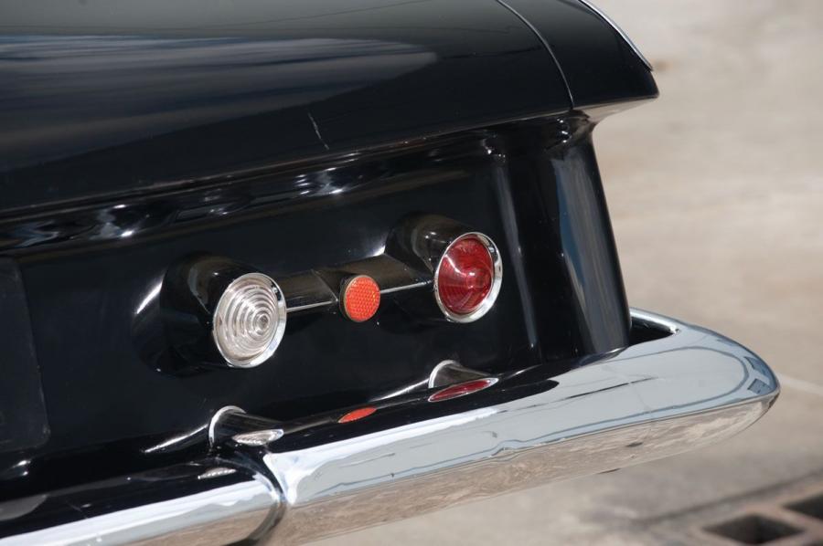 Детали экстерьера Dual-Ghia L6.4 Coupe 1962 года  (фото 16 из 63)